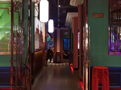 门面-哥老官重庆美蛙鱼头(宝山龙湖店)