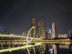 -南京眼步行桥