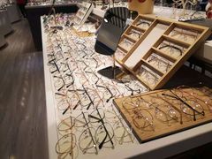 -宏宇眼镜蔡司依视路折扣店(兆佳眼镜城店)