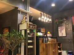 -愉肴麻辣香锅(中山路店)