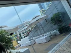 -UNI UNI(环亚凯瑟琳店)