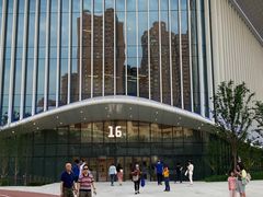 -上海游泳馆(地铁站)