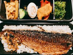 日式盐烤鲭花鱼便当-饭丰町和风精致便当(长阳路店)