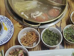 -顶顶汤火牛排火锅·经典铜锅涮肉