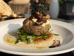 秘制猪肉饼开面米堡配黑松露蘑菇-Lets burger非常汉堡·环球风味(蓝色港湾店)