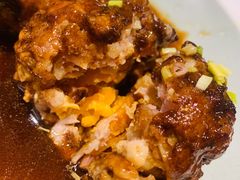 鸭蛋黄狮子头-梅飞酒家(名辉豪庭店)