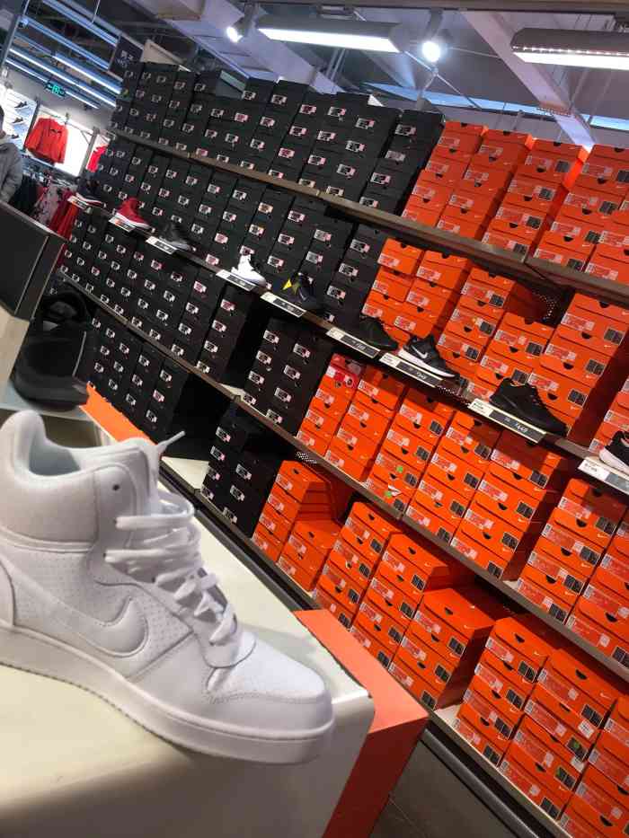 打分 店铺活动部分商品1件7折,2折6折!不过心仪的东西不是很多!