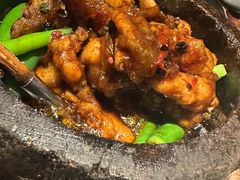 石锅杭椒牛蛙-桂满陇-西湖船宴(西单大悦城店)