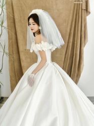 -Lady  Jane高端婚纱礼服馆