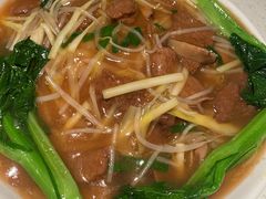 湿炒牛河-肥仔文澳门猪骨煲(南京西路店)