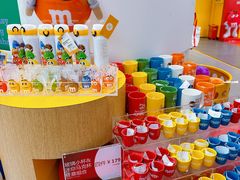 -m豆巧克力世界(上海世茂广场店)