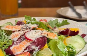 Shrimp & Mango Quinoa Salad Power Bowl