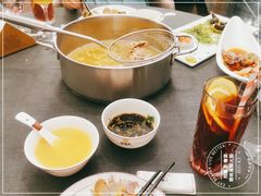 招牌黄金花胶鸡汤-同禧荟·港味海鲜火锅·粤菜(三亚湾店)