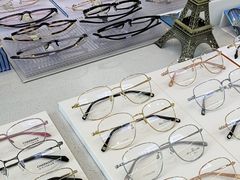 -视野联行眼镜·蔡司授权店(长白万象汇店)