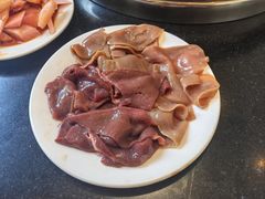 -周老三跷脚牛肉·全牛火锅(非遗传承店)