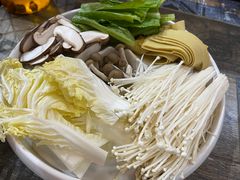 -鸡遇虾煲干锅火锅(小寨金莎店)