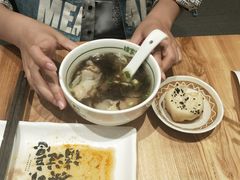 鱼籽鲜虾小馄饨-陈家生煎(世茂双子塔店)