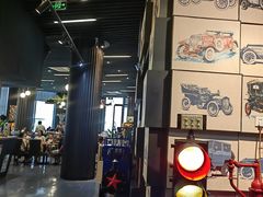 -汽车博物馆主题餐厅