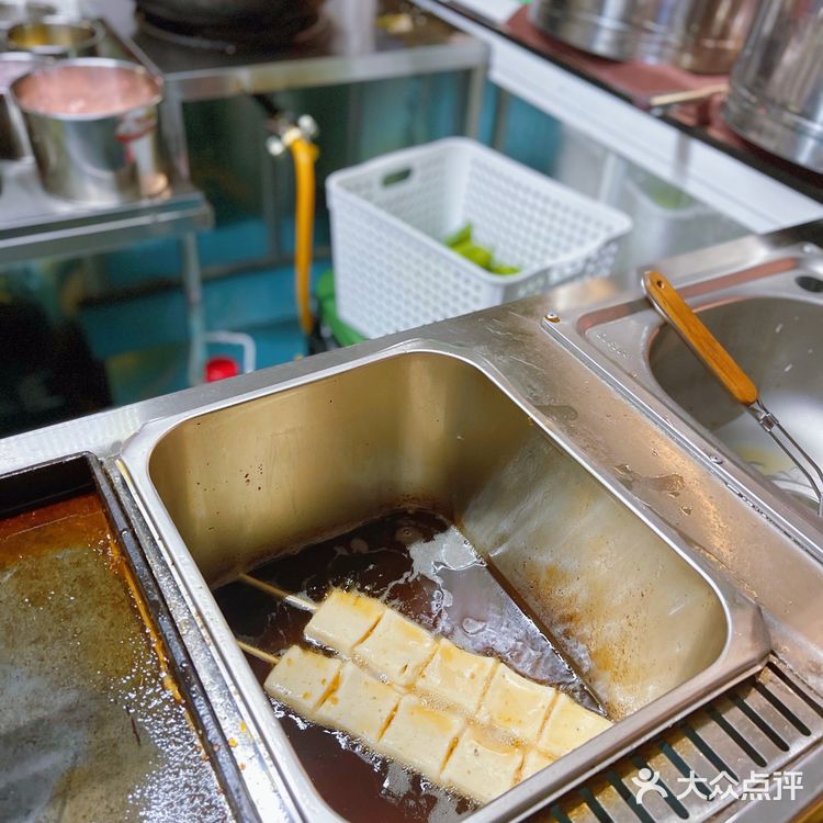 夜宵的快乐|郡花面旁的小餐车