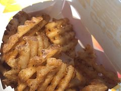 金黄脆薯格-麦当劳(新达汇三林店)