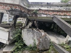 -四川汶川特大地震漩口中学遗址