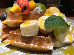 水果华夫饼-Lia Cafe Bar Restaurant松山咖啡屋