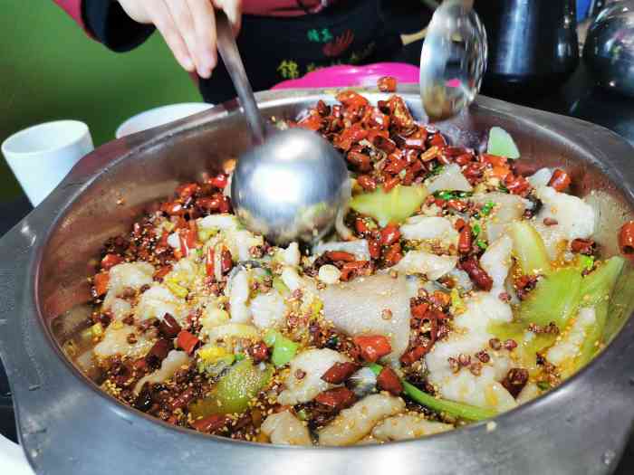 清真61锦翔炝锅城(凤城六路店)-"这个鱼,给我锁死!真的太好吃了!