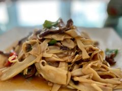 台蘑炒笋-天天向上素食餐厅(五台山店)