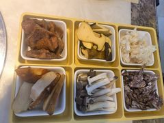 -一朵菌·野生菌探索家火锅(南亚店)