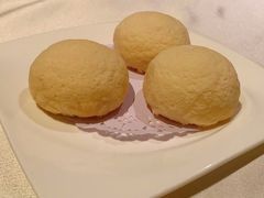 脆皮流沙包-皇朝会.经典传统粤菜(外滩店)