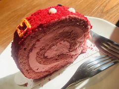 草莓红丝绒卷-星巴克(北京太平桥大街店)