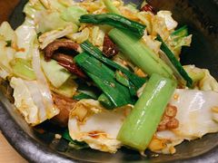 手撕包菜-关东小磨东北菜(上海长风大悦城店)