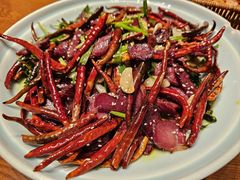 江城小黄牛干巴-老滇山寨•云南特色菜•地方菜•民族风情歌舞表演(金碧店)
