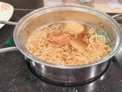 -呷哺呷哺(世贸.工三店)