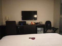 -桔子酒店(上海西藏北路地铁站店)