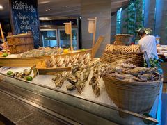 -松山湖凯悦酒店·Café自助餐厅·周末火舞秀表演