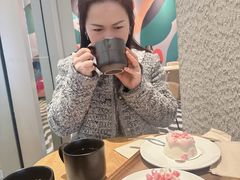 -星巴克臻选(莘庄仲盛店)