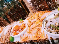 -大中华希尔顿酒店-念自助餐·嗨啤·小龙虾