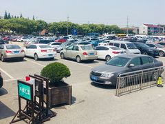 -新场古镇-停车场