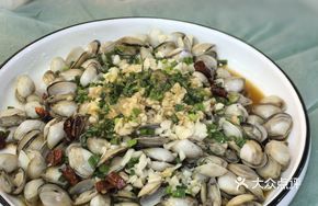 Scallion Oil Stir-fried Sea Clams