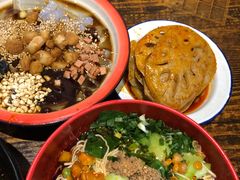 -爆炸头阿姨小四川正宗川味小吃(无任何分店)