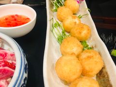 酥炸墨鱼丸-大红袍火锅料理(尖沙咀店)