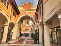 -佛罗伦萨小镇广佛名品奥特莱斯(疏港路店)