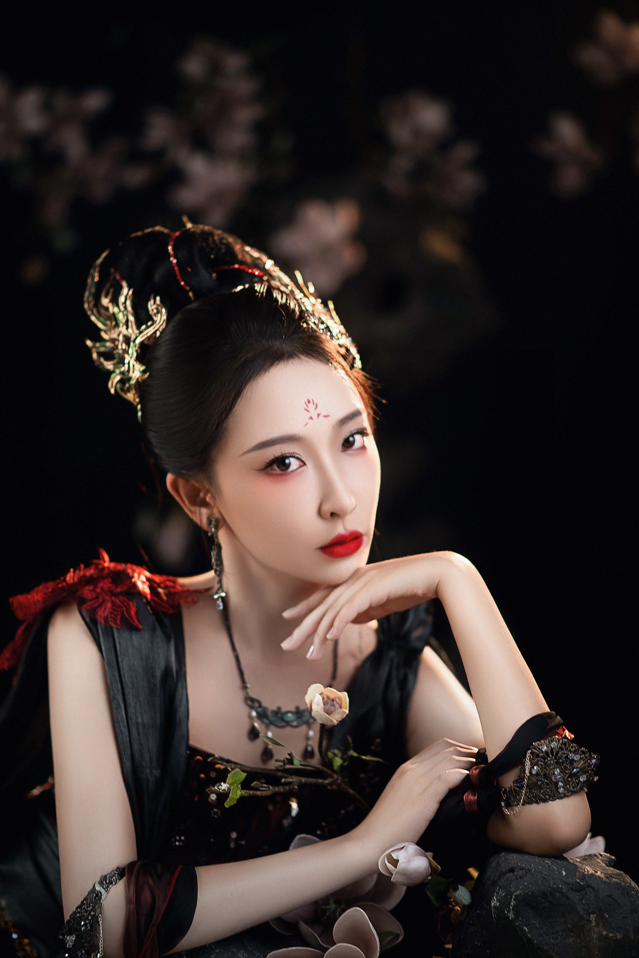n 
终于圆了我的异域公主梦
想给盘子女人坊的摄影师加鸡腿🍗