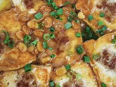 客家自磨让豆腐-鹏城人家海鲜酒家·23年老字号(较场尾店)