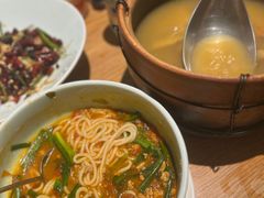 招牌小锅米线-一坐一忘云南菜(嘉里中心店)