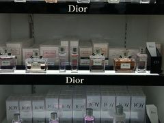 -日上免税行(浦东机场五店)