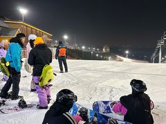 -采薇庄园四季滑雪场