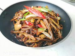 干锅茶树菇-小菜园新徽菜(芜湖奥特莱斯店)