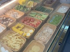 -来龍儿鲜切牛肉自助老火锅